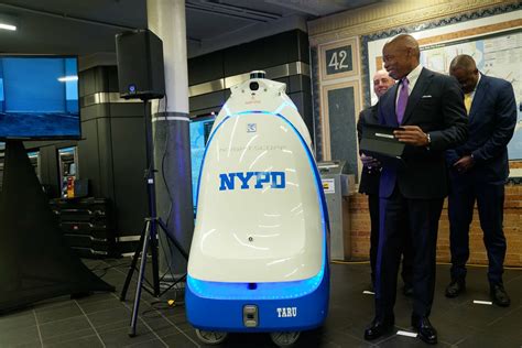 The NYPD has a new robotic cop patrolling the Times Square Subway Station