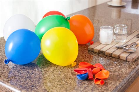 How to Blow up a Balloon With Baking Soda and Vinegar | eHow