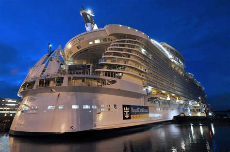 Amazing World: Oasis Of The Seas - The Largest Luxury Cruise Ship in the World
