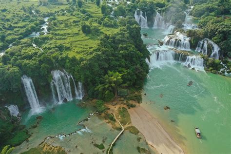 BAN GIOC WATER FALL