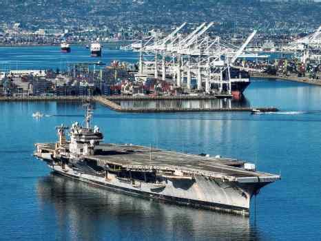 Retired Vietnam-era aircraft carrier Kitty Hawk stops off in Long Beach on journey to scrap yard ...