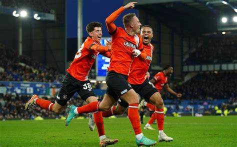 Luton dump Everton out of FA Cup with late win at Goodison