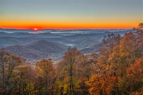 Sunrise at the Mills River Valley Overlook on the Blue Rid… | Flickr