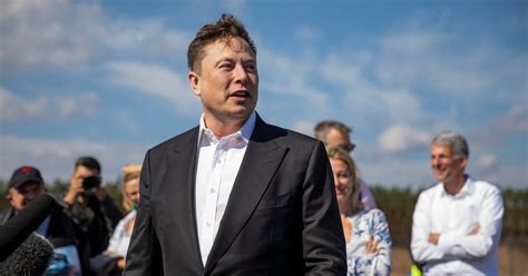 Elon Musk Reportedly Had Twins With One of His Executives : news