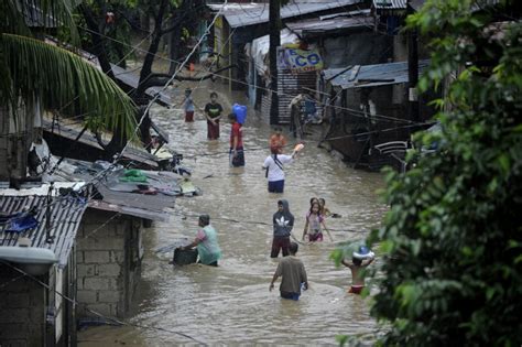 Habagat: 5 dead, tens of thousands flee floods