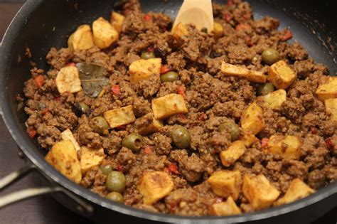 Picadillo Cubano Con Papas