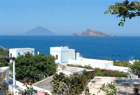 Aeolian Islands – Boat Excursions from Lipari | Aeolian Vacations