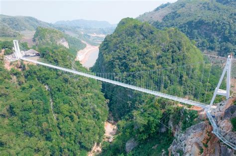 Be thrilled by the world’s longest glass-bottomed bridge | Vietnam Tourism