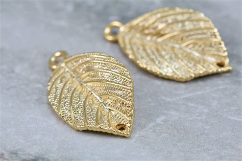 33mm Gold Leaf Pendants / GPY-231a - Gold Findings