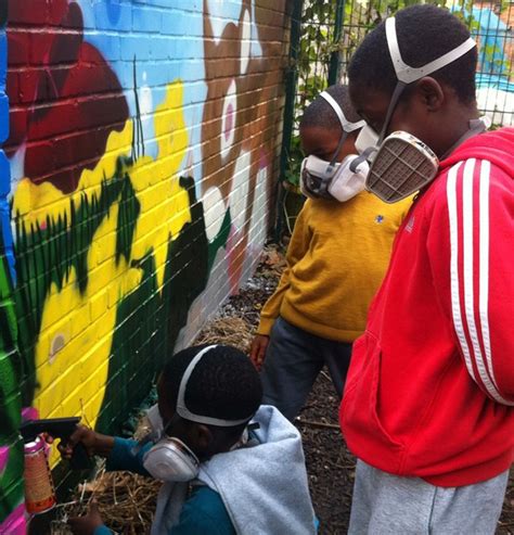 Aylesbury Estate Community Garden Graffiti Mural – Graffiti art workshops Community mural ...