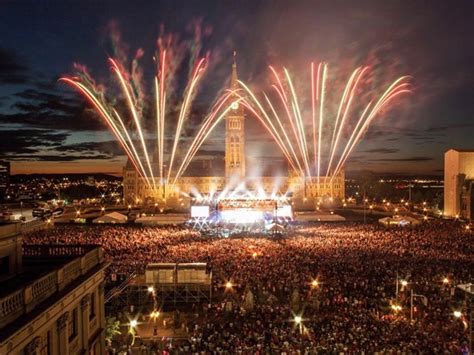 10 of the Best Places to Watch Canada Day Fireworks | Reader's Digest