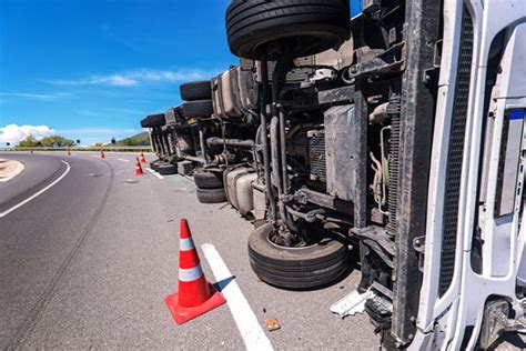 Heavy Truck and Tractor Trailer Deaths Spike in 2017 - Krug & Zupke, P.C.