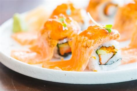 Free Photo | Grilled salmon sushi roll