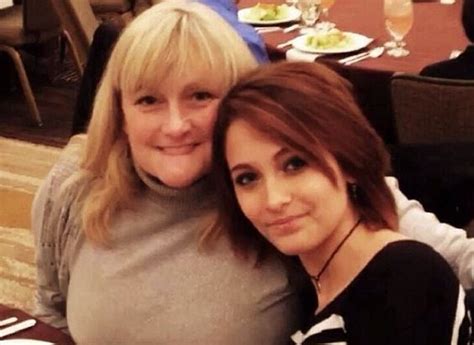 Paris Jackson Poses with Mother Debbie Rowe Holidaying in Hawaii for ...