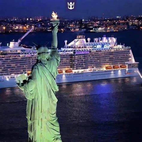 Cruise ship, Statue of liberty, Cruise