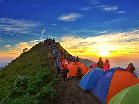 GUNUNG ANDONG Tiket, Jalur Pendakian & Fasilitas - September 2024