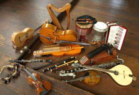 Traditional Irish Music - The Top 5 Traditional Instruments From Ireland - McNeela Music