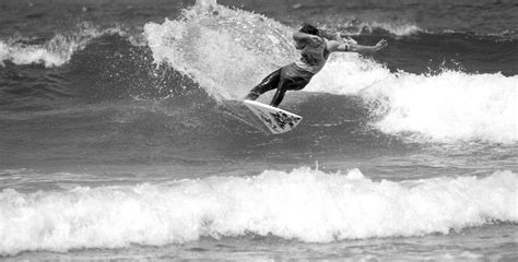 Martin Potter clinched the world professional title on Hawaii’s infamous north shore - Museum of ...