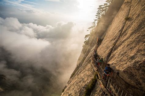 China's Mount Hua, Huashan considered most dangerous hike in the world ...