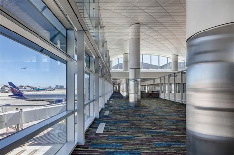 LAX Airport - Midfield Satellite Concourse | Gordon Inc