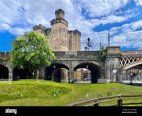 Newcastle Castle and Railway Arches Stock Photo - Alamy