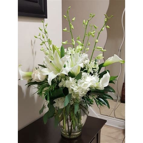 Elegant White Floral Arrangement Etobicoke Florist: Nelia's Floral Design | Local Flower ...