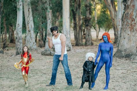 Family-Halloween-Costume-Ideas -X-Men-Avengers-DC Comics