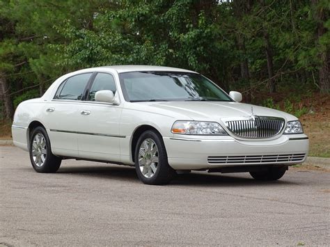 2004 Lincoln Town Car | Raleigh Classic Car Auctions