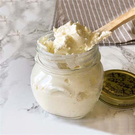 How to Make Mascarpone Cheese at Home - Recipes from Italy