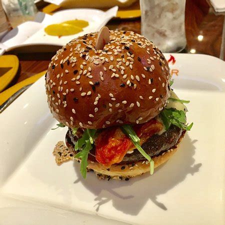 Ho with a teservation, burgers are worth trying. - Gordon Ramsay Burger, Las Vegas Traveller ...