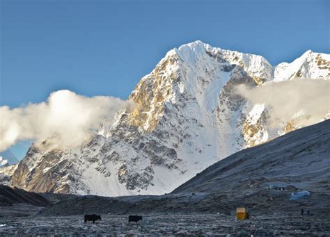 Himalaya landscape stock image. Image of outdoor, mountains - 25845967