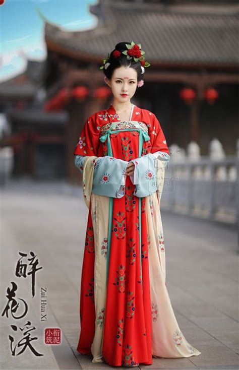 hanfu gallery (mingsonjia: Appreciating post for the 2015 醉 Zui...) | 패션 아이디어, 전통 드레스, 아름다운 여성