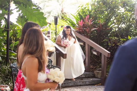 Luau Pointe – Polynesian Village Resort • Fairytale Weddings Guide