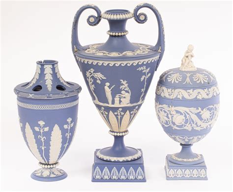 Success for Henry Sandon ceramics sale - Antique Collecting