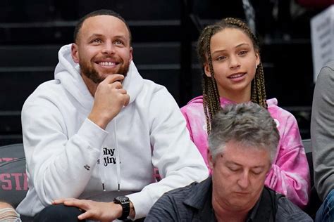 Stephen Curry's Daughter Riley Looks All Grown Up at Women's Basketball ...