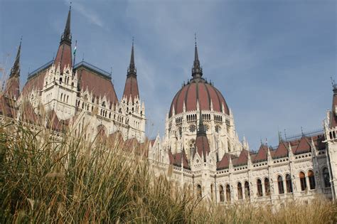 15 Unmissable Attractions In Budapest - Saunter With Sanika