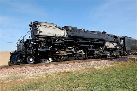 Union Pacific Railroad, Challenger No. 3985, Minnesota, South St. Paul (3,504f)