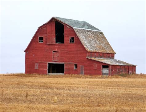 SK11j03 Red Hip-Roof Barn in RM Harris, Saskatchewan | Flickr