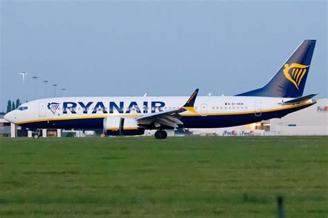 Ryanair Operates The World's First Boeing 737 MAX 8200 Service - Simple Flying