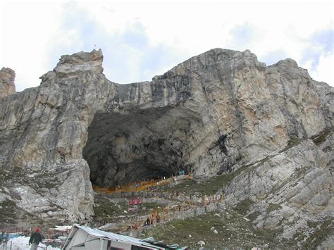 File:Cave Temple of Lord Amarnath.jpg - Wikimedia Commons
