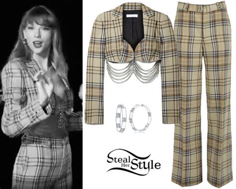 Taylor Swift's Clothes & Outfits | Steal Her Style