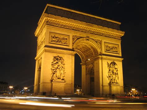 File:Paris arc de Triomphe place de l'Etoile la nuit.JPG