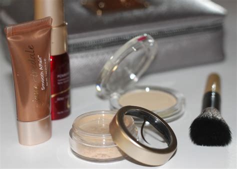 blushing basics: Jane Iredale Foundation Starter Kit + Giveaway