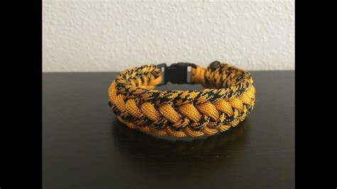 How to make: "Intertwined Half Hitch" Paracord Bracelet - YouTube