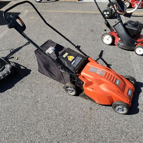 BLACK AND DECKER LAWN MOWER - Big Valley Auction