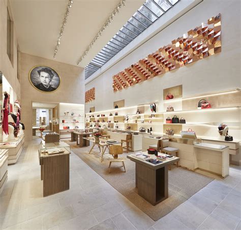 Lv Showroom In Paris | NAR Media Kit