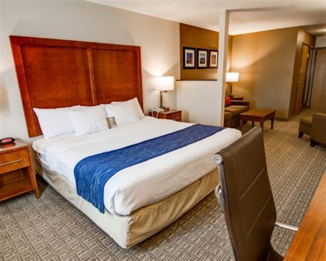 COMFORT INN® MURRIETA - Murrieta CA 41005 California Oak 92562