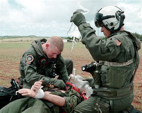 File:US Navy 010531-N-3889M-004 Navy Corpsman Field Training Exercise.jpg - Wikimedia Commons