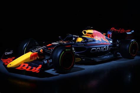 Red Bull Racing RB18 unveiled: new F1 car Max Verstappen - Techzle