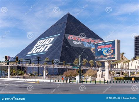 Luxor Hotel and Casino Pyramid Editorial Photography - Image of strip ...